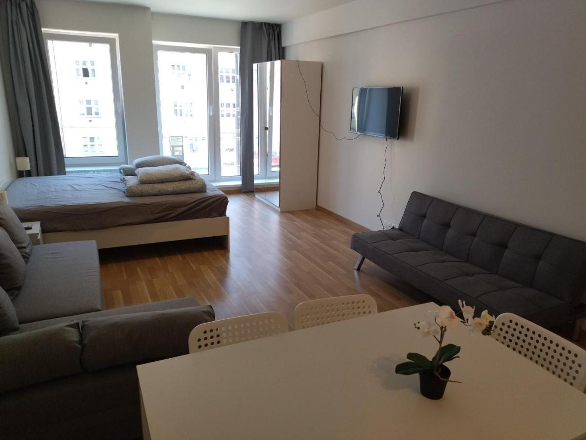 Brand New Two Room Apartment #34 With Free Secure Parking In The Center ปราก ภายนอก รูปภาพ